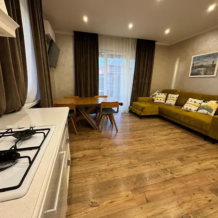 Deluxe Old شقة أوزهورود